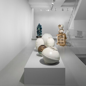 Various artists, Irreverent forms, exhibition view. Courtesy of Gladstone Gallery