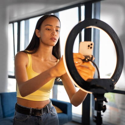 Trend do Tik Tok. O “Girl Dinner”, por sua vez, reafirma a ideia de que as mulheres devem comer menos e coloca expetativas surreais em cima da sua aparência