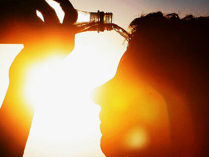 Efforts to keep refreshed during the heat wave