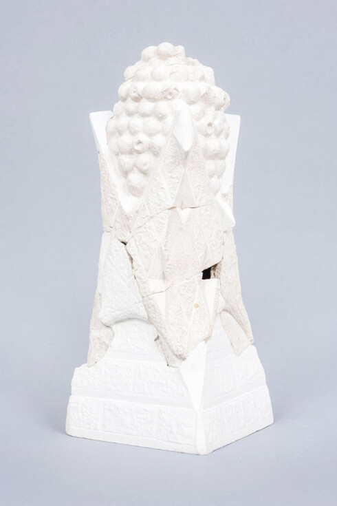 Maqueta de un terminal de frutas de los ventanales de las naves laterales. Antoni Gaudí. 1918-1922. Clasificado como proyecto arquitectónico. Maqueta de yeso / vaciado