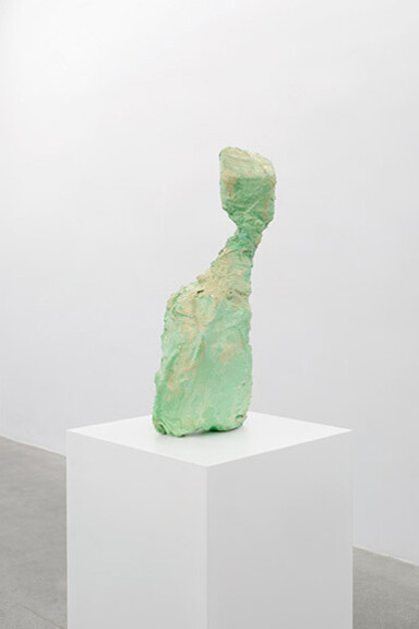 Converging trajectories: Ettore Spalletti meets Gino De Dominicis and Franz West, veduta della mostra. Cortesia di Vistamare