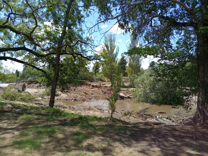 Inició desde el cielo, y en el medio del inmenso calor una gran tormenta con truenos de ruido extremo que en menos de dos horas configuró el cielo más celeste que puede haber en el mundo. Lluvia torrencial del 7 de Marzo de 2025 en Bahía Blanca, Argentina