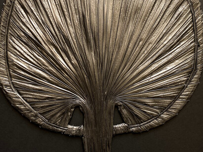 Marie Denis, Feuillage lame, 2020, 45x60, cartons à dessins gris