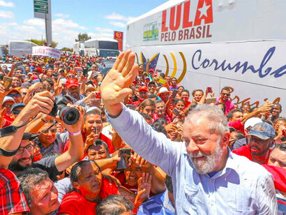 Lula após sair da cadeia