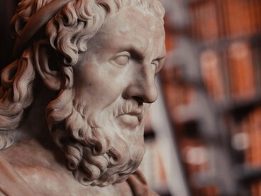 La cultura non rende automaticamente migliori, ma offre qualche strumento in più per distinguere un argomento convincente da una sciocchezza pronunciata con grande sicurezza