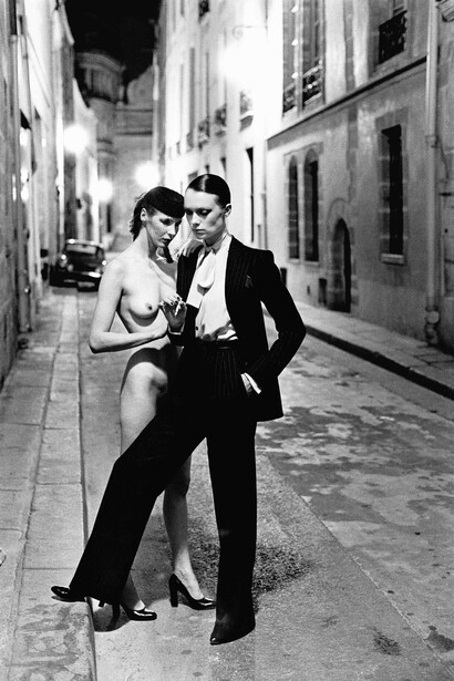 Helmut Newton, Rue Aubriot, Paris 1975