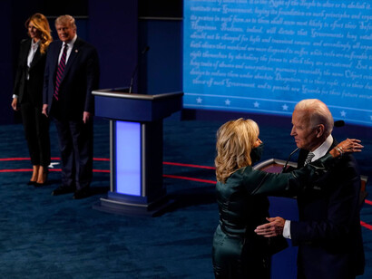 Melania Trump y Jill Biden acompañan a sus esposos en el primer debate presidencial el 29 de septiembre de 2020