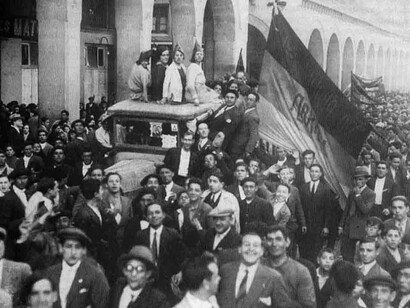 Celebración de la proclamación de la II República española en el Paseo de la Independencia, Zaragoza, el 14 de abril de 1931