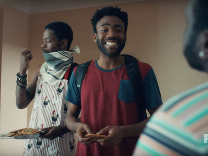 Earnest "Earn" Marks (Donald Glover) and Darius (Keith Stanfield)