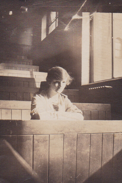 Barbara Hepworth at college. Courtesy The
Hepworth Family Photograph Collection