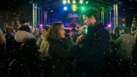 Este filme me fez entender um pouco sobre isso, a ideia de conhecer lugares e pessoas que não estavam programados, mas que a gente foi colocado ali, certamente tem um objetivo tudo isso, até mesmo quando temos aquele sonho de ter um determinado projeto aprovado, fizemos absolutamente tudo para que ele fosse entregue exatamente ou melhor e aí, esta entrega nos leva a um outro caminho, muda tudo e a gente passa a refletir o porquê e o sentido disso