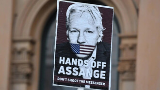 Pancarta vista durante una de las múltiples manifestaciones a favor de la liberación de Julian Assange alrededor del mundo
