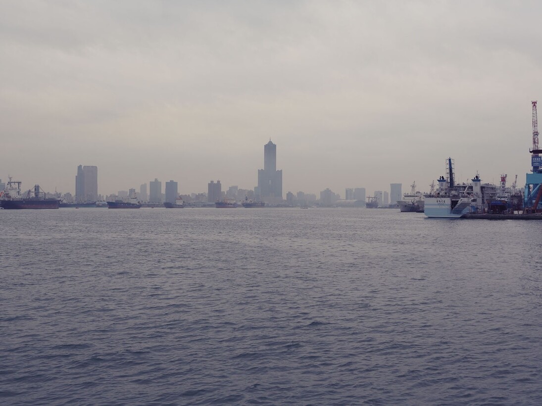 Ma Yujiang, View of Port of Kaohsiung 2014, 196 x 136 cm