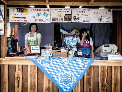 Uno stand gastronomico all’Oktoberfest di Odaiba
