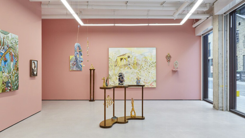 Unbuttoning my belly. Courtesy of Lychee One