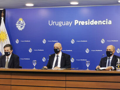 Hoy, en medio de la peste, el problema central ha sido en cada país y a nivel internacional la relación entre los científicos y el poder político
