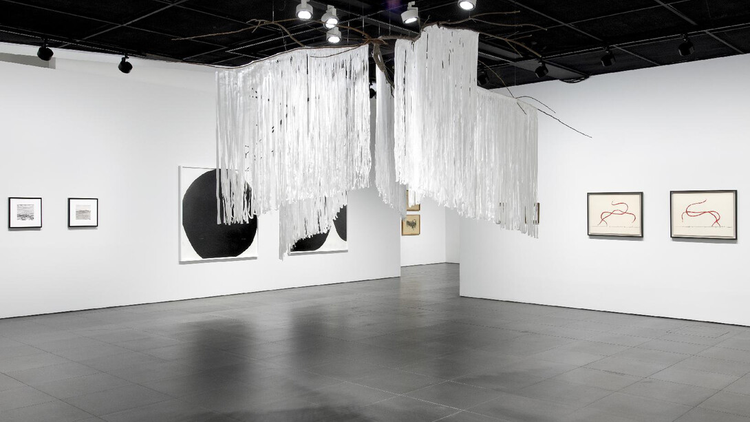 Various artists, Rock, paper, scissors: transformation of paper, exhibition view. Courtesy of Gallery Hyundai 