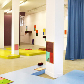 If you want to hear you have to listen. Courtesy of Galerie municipale Jean-Collet