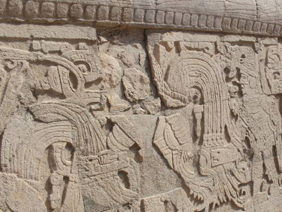 Petroglifos en Chichén Itzá, México