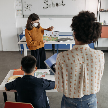 Aluna apresenta trabalho sobre diversidade de famílias na sociedade