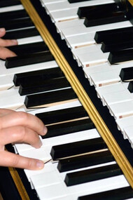 Double manual harpsichord