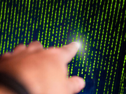 Derrière les algorithmes et les lignes de code, se cachent nos propres choix, nos biais et nos responsabilités