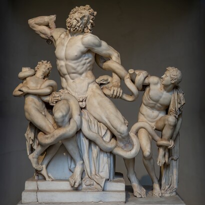 Polidoro e Agesandro, Atenodoro di Rodi, "Laocoonte e i suoi figli", copia marmorea eseguita tra I secolo a.C. e I secolo d.C. di un originale bronzeo del 150 a.C. circa. Roma, Museo Pio Clementino, Italia