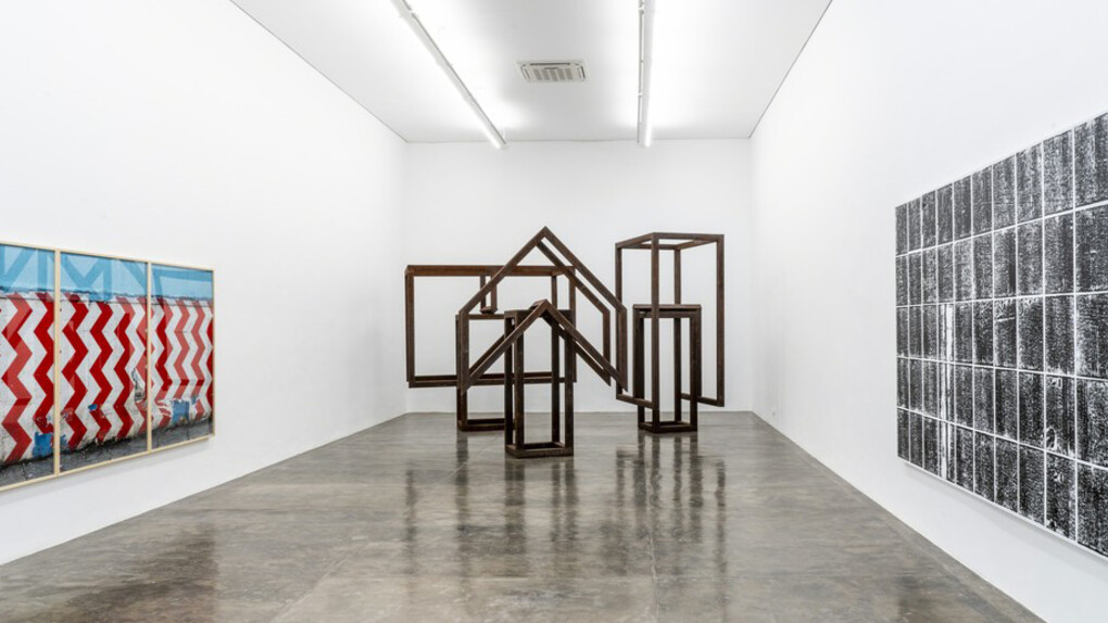 Introdução à Teoria dos Opostos Absolutos. Courtesy of Galeria Nara Roesler