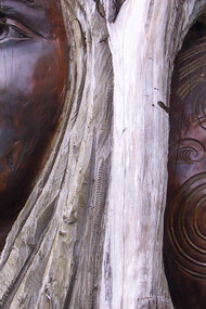 Maori tree carving of a woman and a man, from New Zealand