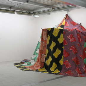 Claude Viallat. Courtesy of Kamakura