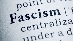 Toute l’Europe, assise et endormie devant la télévision, assiste, pour le plus grand plaisir de certains, au «retour du refoulé»