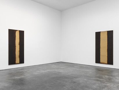 Yun Hyong-keun, Exhibition view. Courtesy of David Zwirner