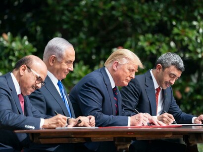 Une étape historique importante vers la paix espérée au Moyen-Orient est la signature des « Accords d'Abraham »