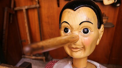 Falácias são argumentos logicamente falsos, muitas vezes usados para levar alguém a erro