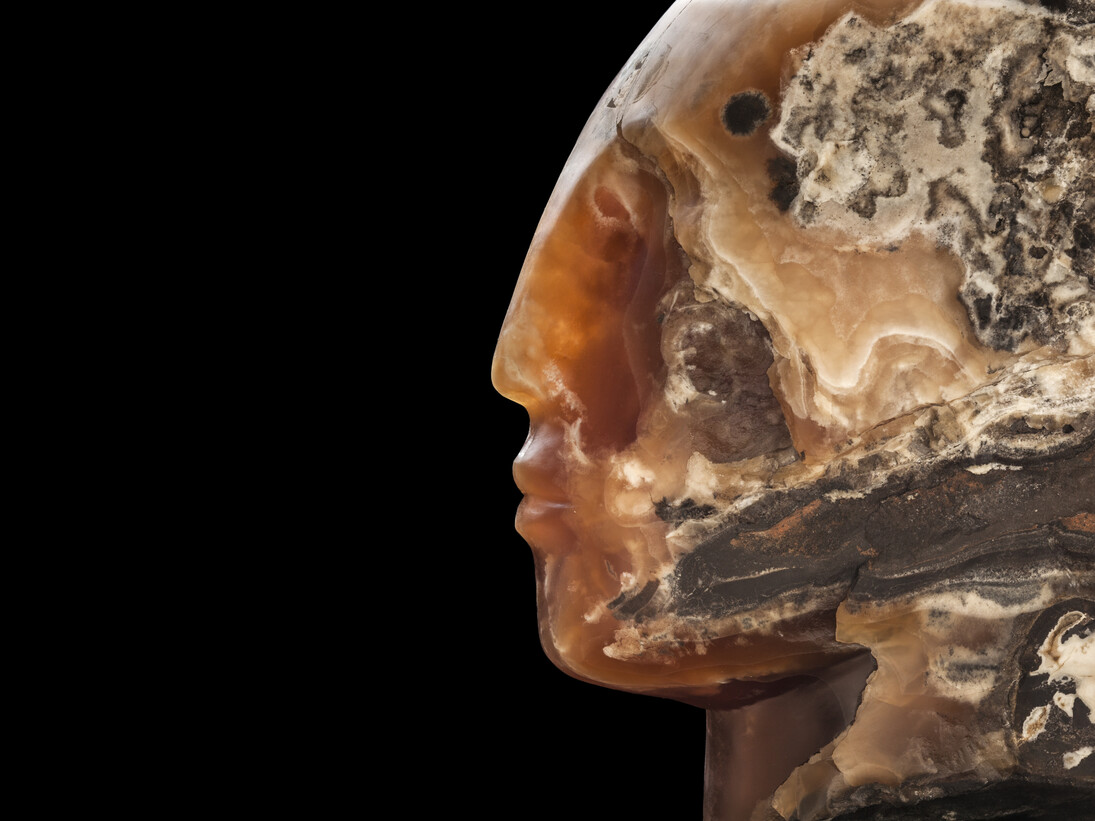 Emily Young, Cloud Fire Head, 2015, caramel onyx, 30 x 30 x 30 cm
