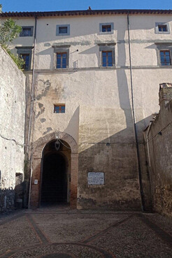 Hoy, a veces se lo llama un pueblo fantasma. Pero la palabra no alcanza. El borgo viejo de Sipicciano, Italia