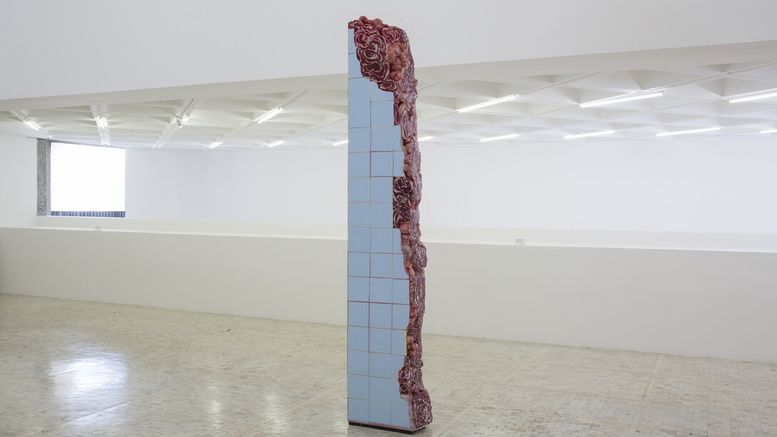 Otros cuerpos detrás. Courtesy of Museo Tamayo