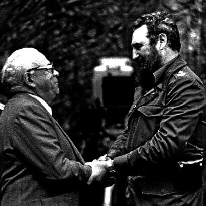 Manuel Mora Valverde y el expresidente de Cuba, Fidel Castro