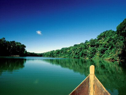 Navegando por la amazonía peruana