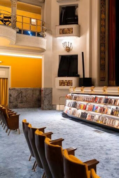 La nuova Giunti Odeon cerca di esaltarle la bellezza storica del luogo cercando di portare innovazione