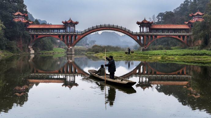 Steve McCurry. Courtesy of Cavalier Galleries