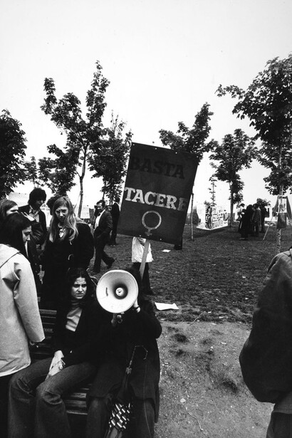 Paola Mattioli, da “Immagini del NO”, 1974. Stampa fotografica in bianco e nero.