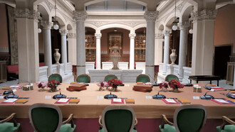 Preparativos para la reunión anual de los miembros de la Real Academia Española