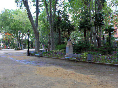 Grupos étnicos que habían convivido siempre pacíficamente fueron separados entre diferentes colonias, mientras que pueblos tradicionalmente enemigos se vieron obligados a coexistir dentro de las mismas fronteras artificiales diseñadas por europeos.  Vista del Parque María Cristina de la localidad andaluza de Algeciras, Cadiz, España