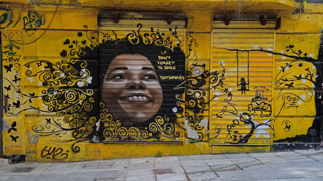 Street Art, Exarchia Artist: Skitsofrenis. Atene, Grecia. Rintanato nel centro di Atene a due passi da Omonia, Exarcheia non è un quartiere: è la diversità che interrompe e sgretola la normalità di tutto ciò che lo circonda. © Anna Lauvergnac