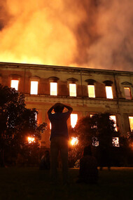 O Museu Nacional do Rio de Janeiro em chamas