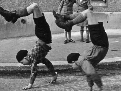 Les freres, rue du Docteur Lecène, 1934 © Atelier Robert Doisneau 