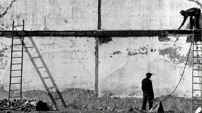 Arnold Newman. Courtesy of Howard Greenberg Gallery