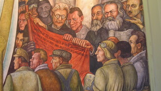 Diego de Rivera pintó a Trotski con Marx y Engels en su «El hombre controlador del universo» (1934), mural para el Palacio de Bellas Artes en la Ciudad de México