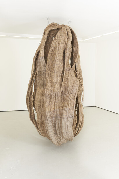 Soojin Kang, Pod 1  (2017)Wild silk, linen, jute, hemp, cotton and wire 210 x 100 x 90 cm. Courtesy the Artist; UNIT9. Photo credits: thishappened.xyz